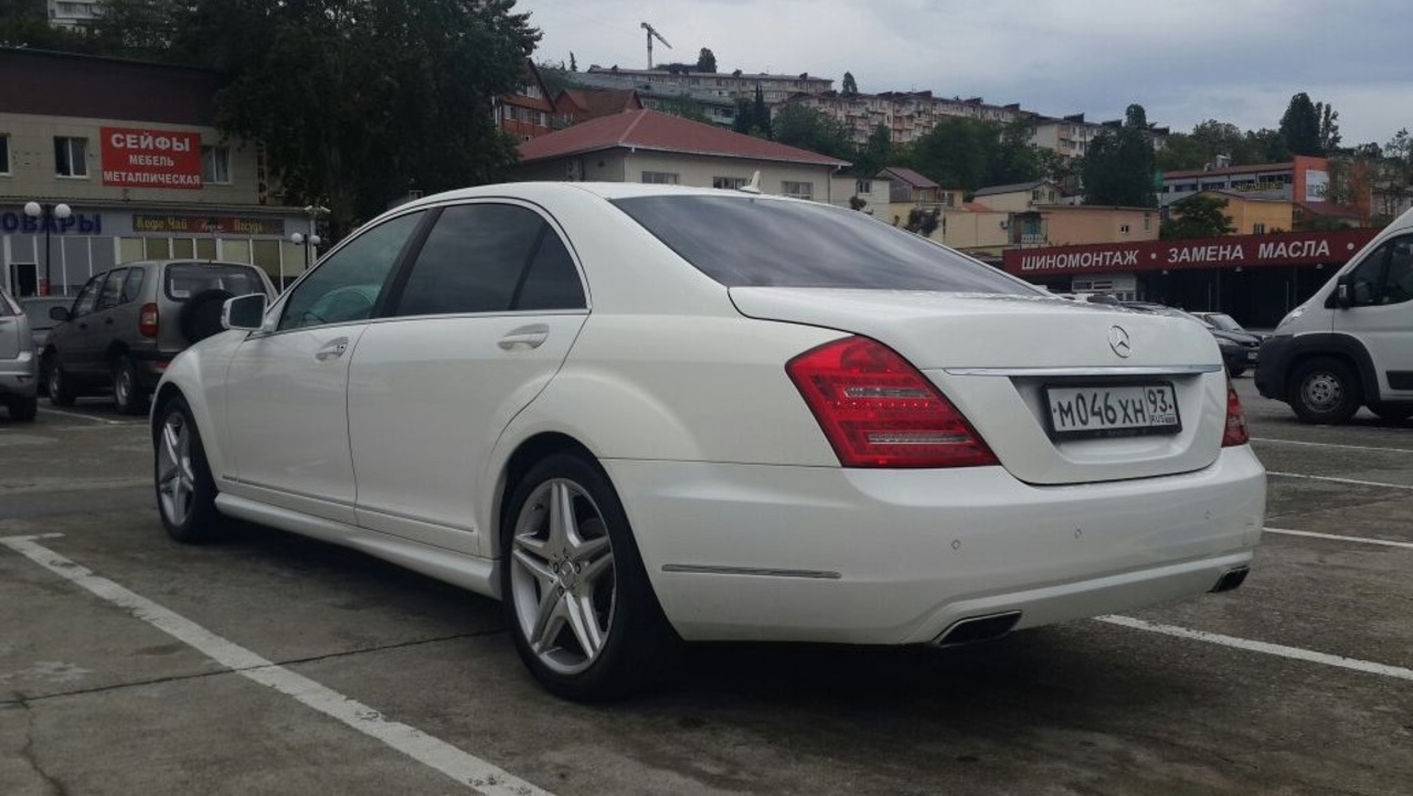 Mercedes W221 Long White Mercedes W221 Long White