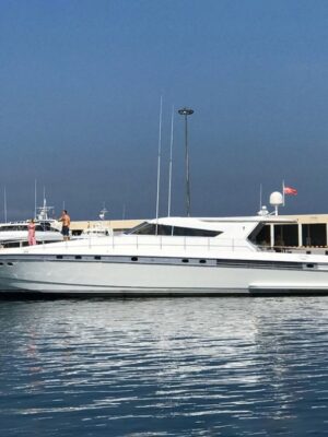 Аренда яхты VIP «Серебряная свеча» Аренда яхты VIP «Серебряная свеча»