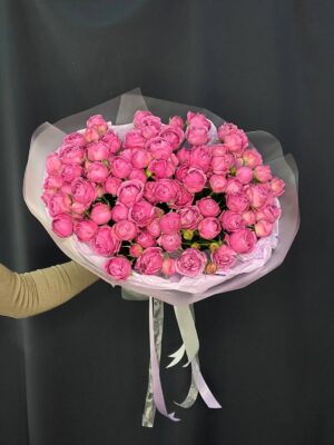 Букет из 25 кустовых роз Misty bubbles