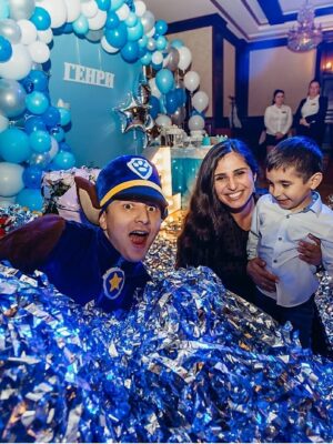 Серебряное шоу и вечеринка в стиле ТикТок Серебряное шоу и вечеринка в стиле ТикТок